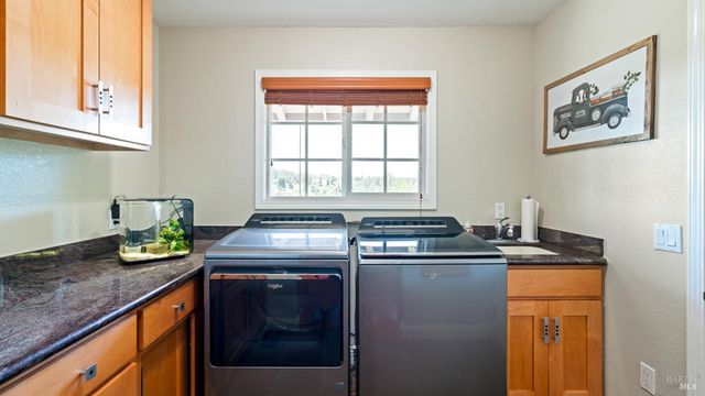 4175 Woodworth Rd, Sebastopol, CA 95472