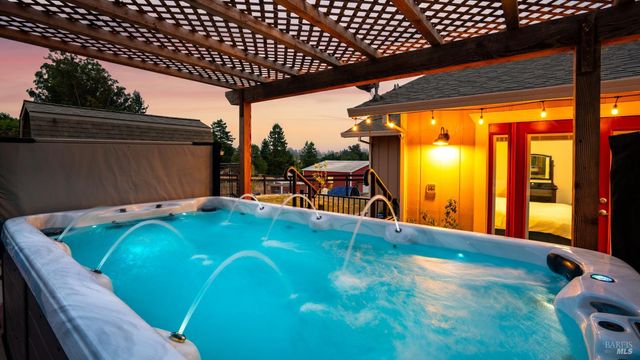 4175 Woodworth Rd, Sebastopol, CA 95472