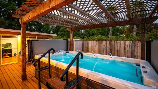 4175 Woodworth Rd, Sebastopol, CA 95472