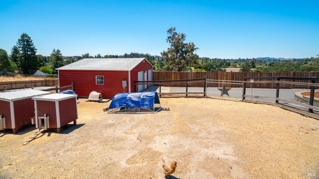 4175 Woodworth Rd, Sebastopol, CA 95472