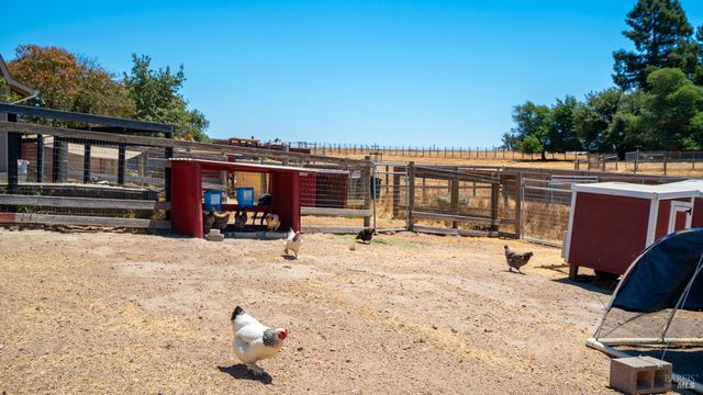 4175 Woodworth Rd, Sebastopol, CA 95472