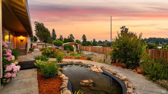 4175 Woodworth Rd, Sebastopol, CA 95472