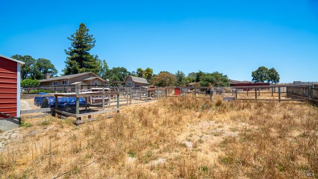 4175 Woodworth Rd, Sebastopol, CA 95472