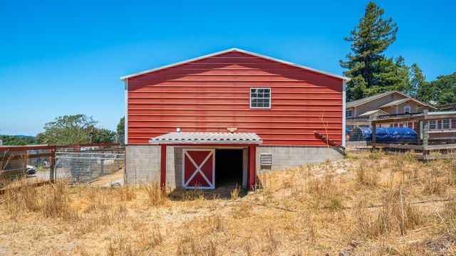 4175 Woodworth Rd, Sebastopol, CA 95472