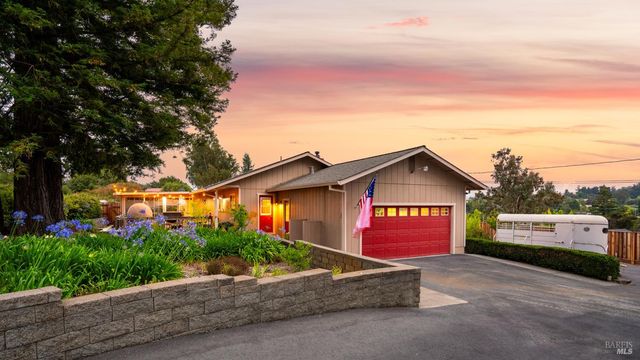 4175 Woodworth Rd, Sebastopol, CA 95472