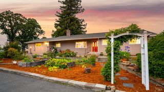 4175 Woodworth Rd, Sebastopol, CA 95472