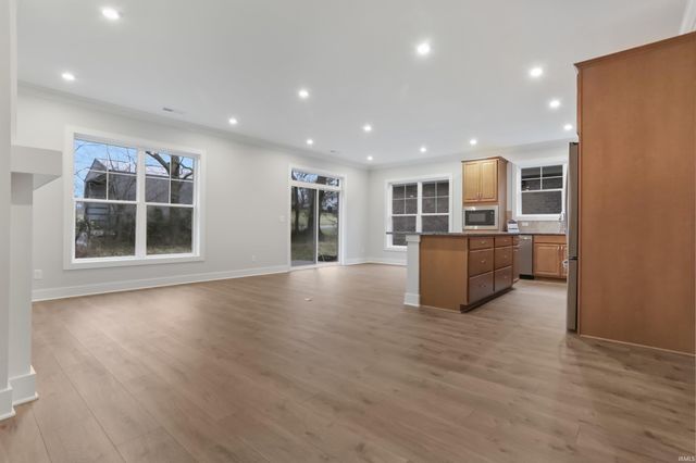 6994 Ironwood Court, Newburgh, IN 47630