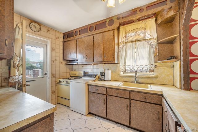 23-39 Astoria Boulevard, Astoria, NY 11102