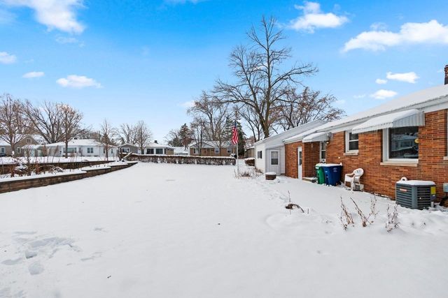 743 JOHN STREET, Green Bay, WI 54302