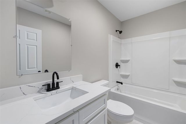 13 School Street, West Warwick, RI 02893