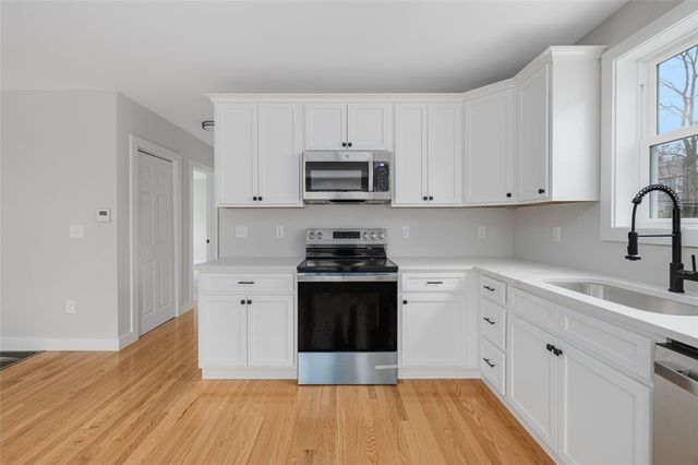 13 School Street, West Warwick, RI 02893