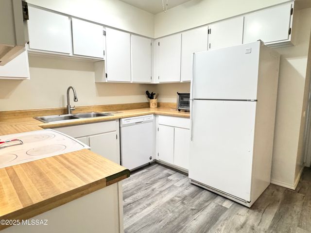 1164 Zircon Corte, Rio Rico, AZ 85648