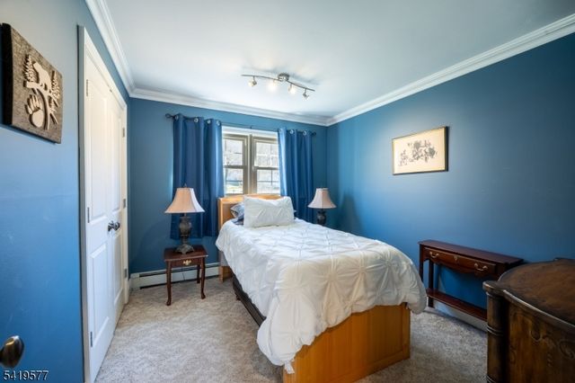 27 Adams Dr, Ogdensburg Boro, NJ 07439