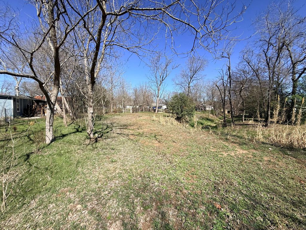 1304 Austin ST, Bastrop, TX 78602