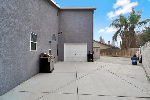 1780 N Bush Avenue, Clovis, CA 93619