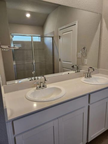 104 Bankside DR, Hutto, TX 78634