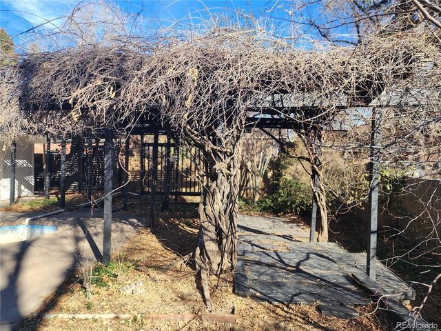 5220 E 17th Avenue Pkwy, Denver, CO 80220