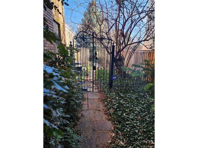 5220 E 17th Avenue Pkwy, Denver, CO 80220