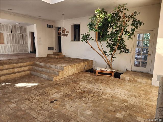 5220 E 17th Avenue Pkwy, Denver, CO 80220