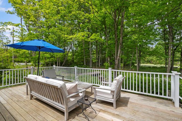 74 Willow Brook Road, Clinton Corners, NY 12514