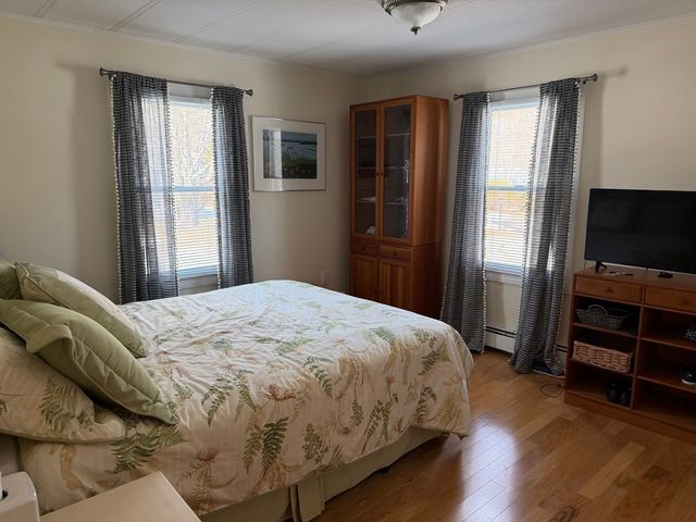 4 Green Holly Drive, Kingston, MA 02364