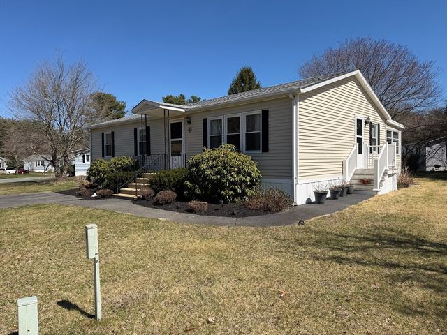 4 Green Holly Drive, Kingston, MA 02364