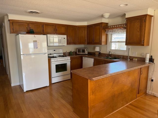 4 Green Holly Drive, Kingston, MA 02364