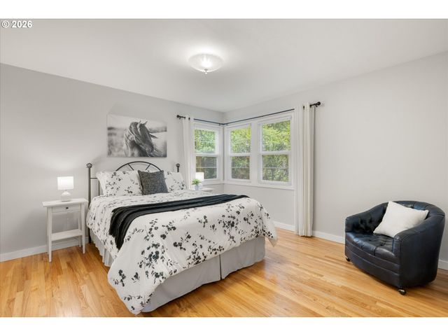 8108 Sw 9TH Ave, Portland, OR 97219