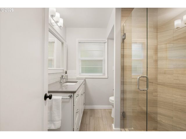8108 Sw 9TH Ave, Portland, OR 97219