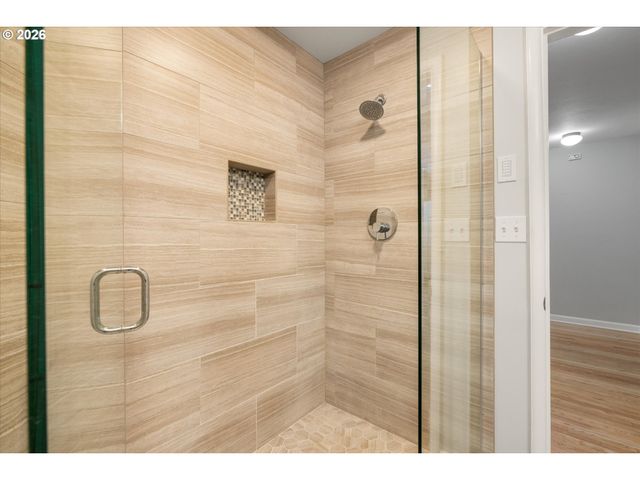 8108 Sw 9TH Ave, Portland, OR 97219