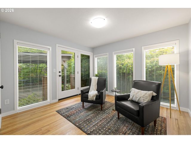 8108 Sw 9TH Ave, Portland, OR 97219