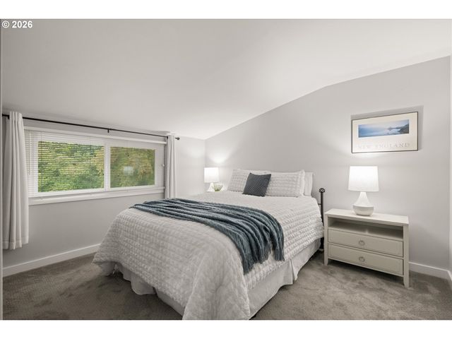 8108 Sw 9TH Ave, Portland, OR 97219