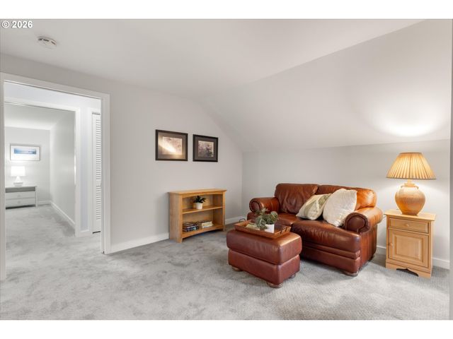 8108 Sw 9TH Ave, Portland, OR 97219