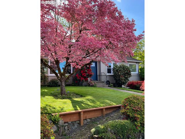 8108 Sw 9TH Ave, Portland, OR 97219