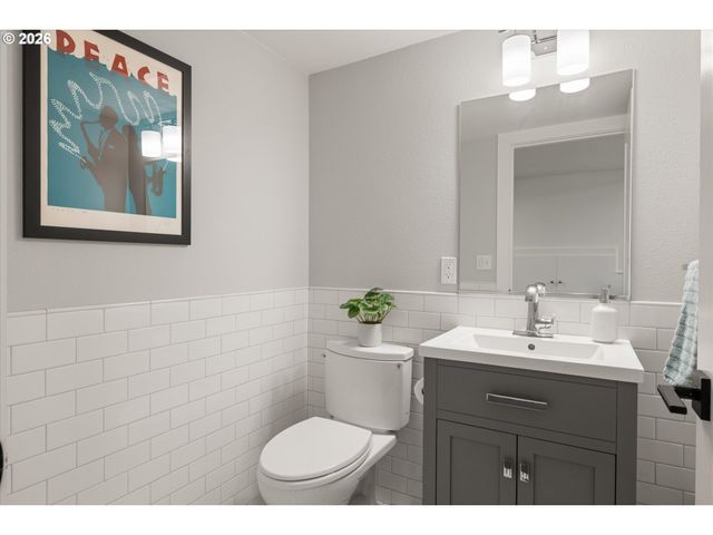 8108 Sw 9TH Ave, Portland, OR 97219