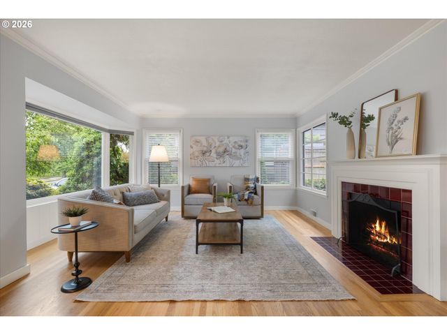 8108 Sw 9TH Ave, Portland, OR 97219