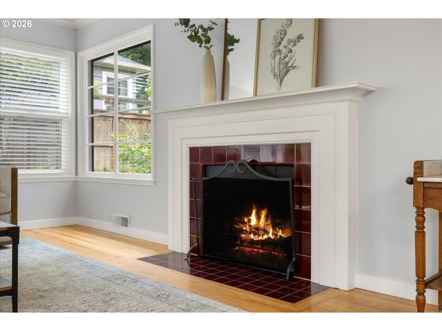 8108 Sw 9TH Ave, Portland, OR 97219