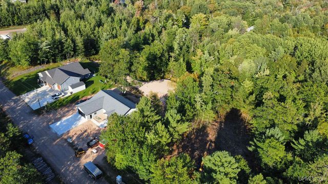 109 Royal Oak Lane, Marquette, MI 49855