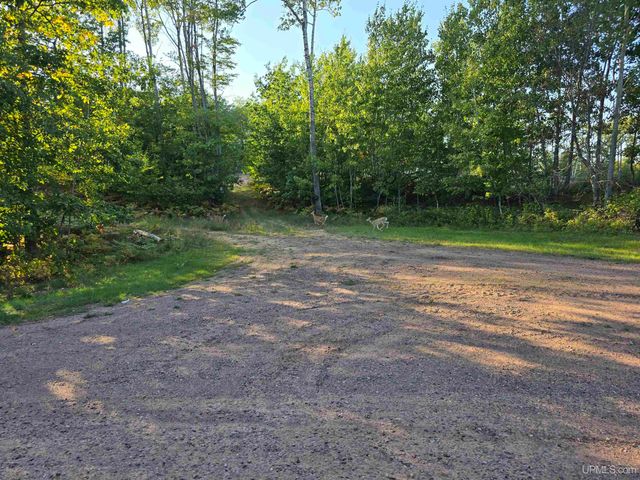 109 Royal Oak Lane, Marquette, MI 49855