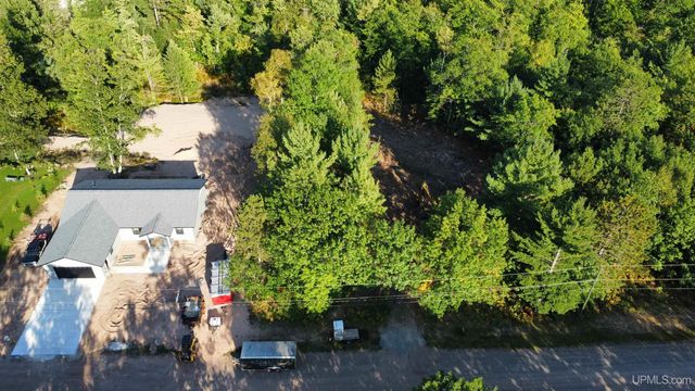 109 Royal Oak Lane, Marquette, MI 49855