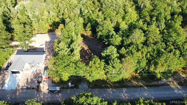 109 Royal Oak Lane, Marquette, MI 49855