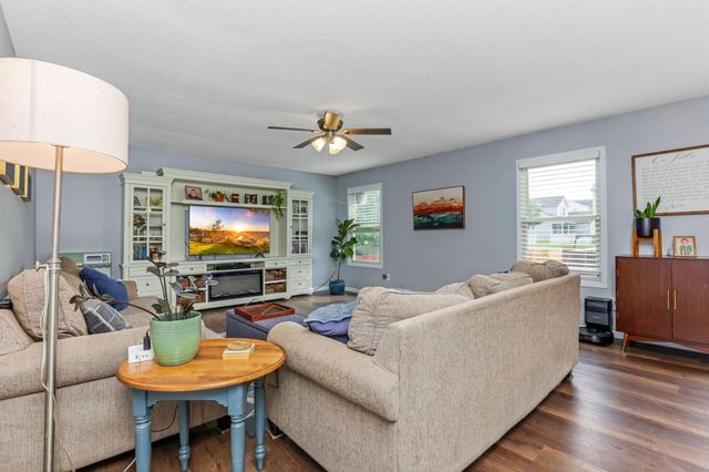 1192 Willow Oak Drive, Blacklick, OH 43004