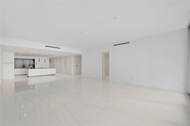 300 Biscayne Blvd Way 3404, Miami, FL 33131