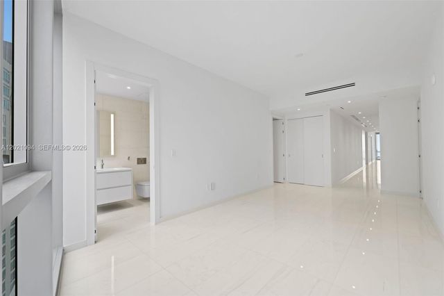 300 Biscayne Blvd Way 3404, Miami, FL 33131