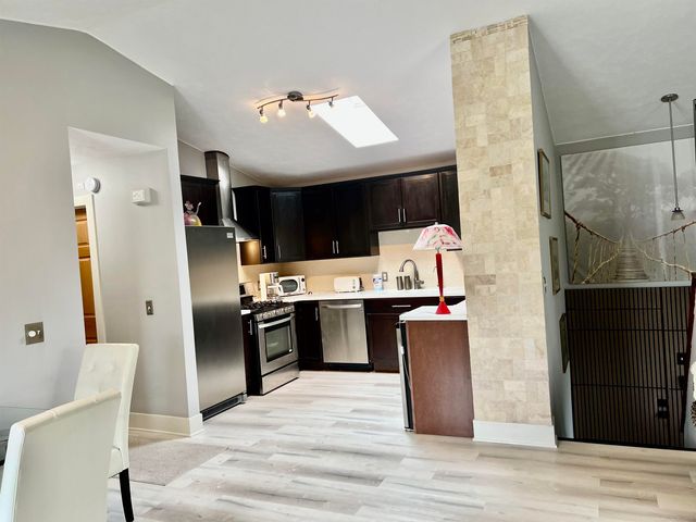 1441 Nw 6th Street, Grand Rapids, MI 49504