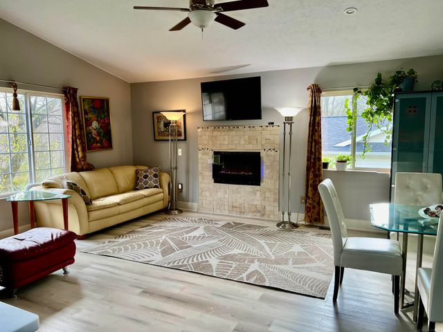 1441 Nw 6th Street, Grand Rapids, MI 49504