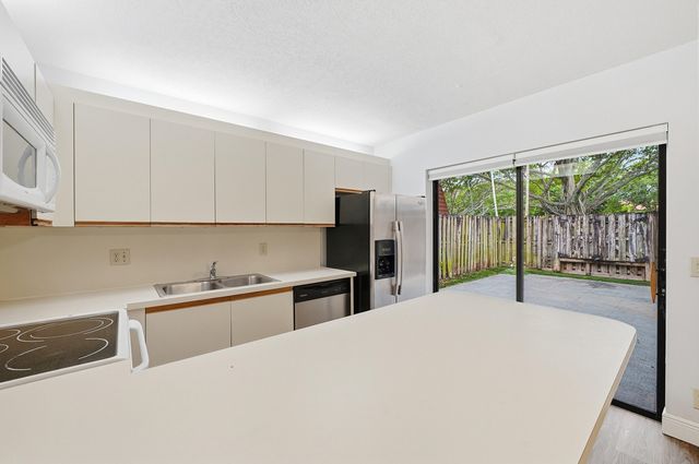 9972 NW 6th Court, Plantation, FL 33324