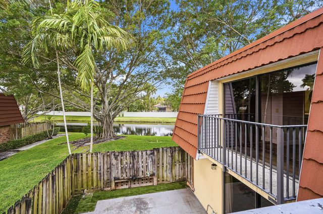 9972 NW 6th Court, Plantation, FL 33324