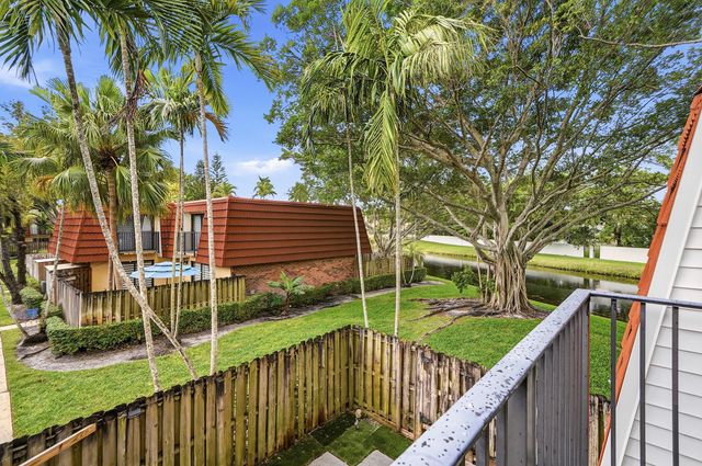 9972 NW 6th Court, Plantation, FL 33324