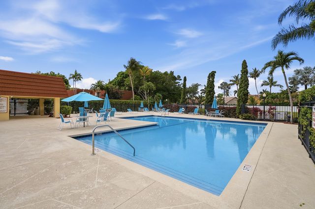 9972 NW 6th Court, Plantation, FL 33324